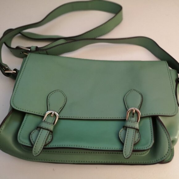 Elegant Green Crossbody Bag - Picture 1 of 3